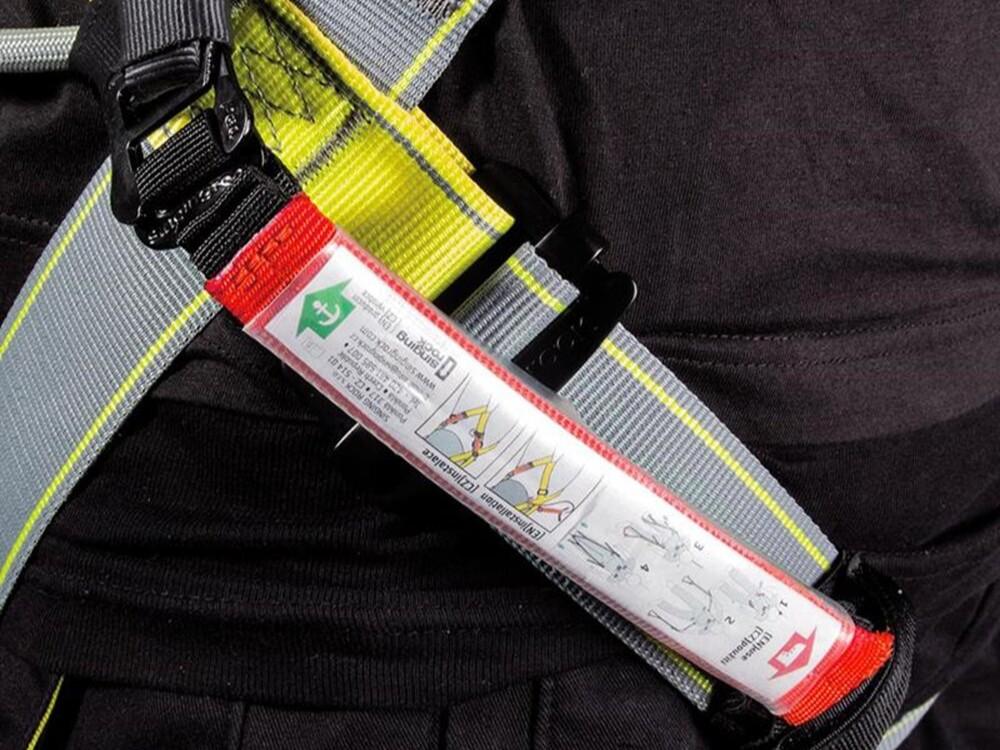Mengapa Suspension Trauma Strap Vital untuk Keselamatan Kerja di Ketinggian?