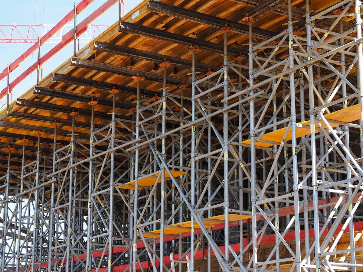 Standar Scaffolding dalam K3 Konstruksi: Panduan Lengkap untuk Keselamatan Kerja di Ketinggian
