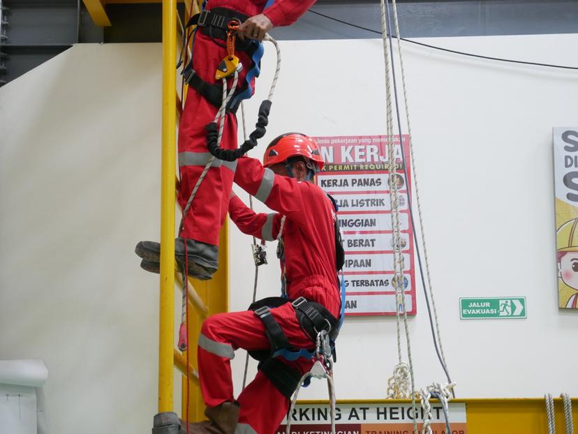 Tenaga Kerja Bangunan Tinggi Tingkat 2 (TKBT) Batch 182