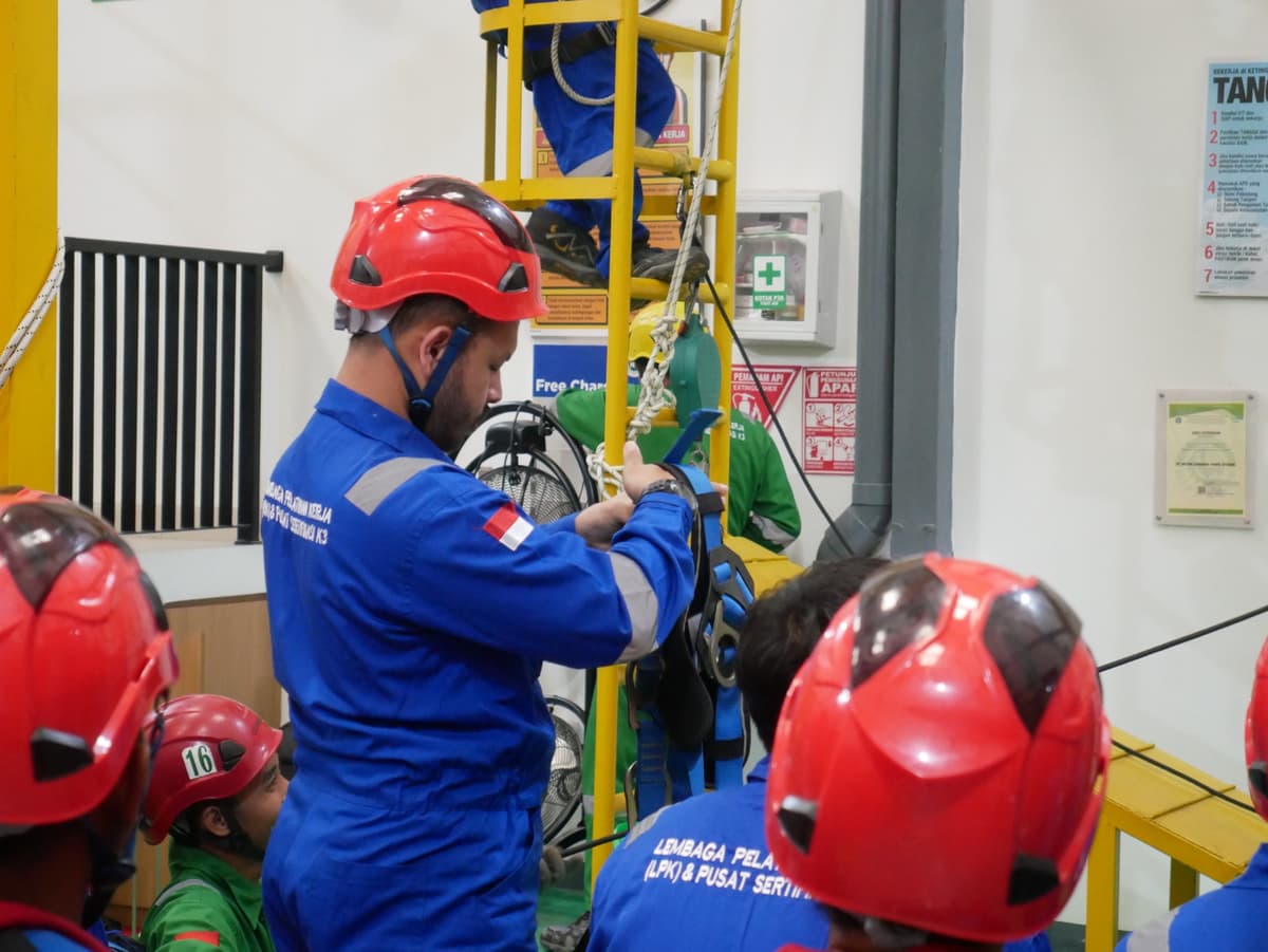 Tenaga Kerja Bangunan Tinggi Tingkat 2 (TKBT) Batch 189