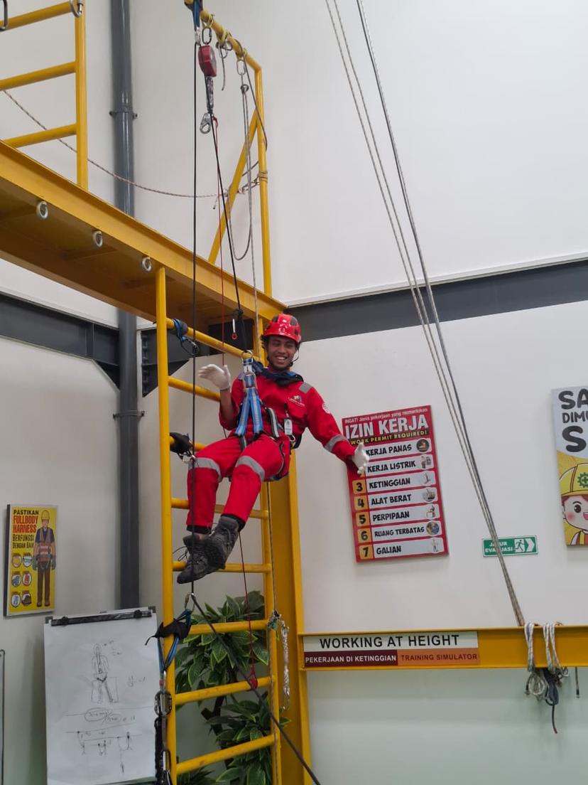 Tenaga Kerja Bangunan Tinggi Tingkat 2 (TKBT) Batch 204