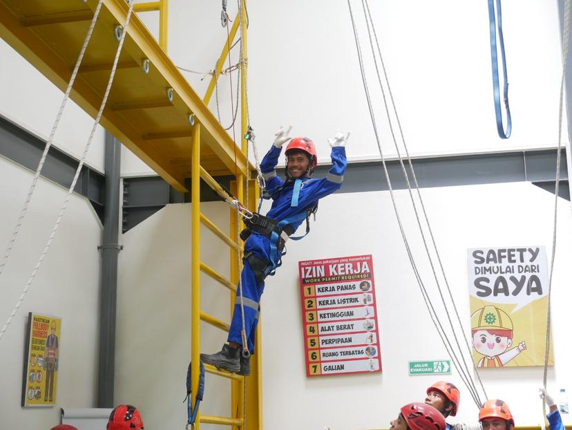 Tenaga Kerja Bangunan Tinggi Tingkat 2 (TKBT) Batch 213