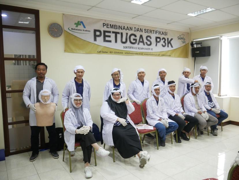 Petugas P3K Batch 185