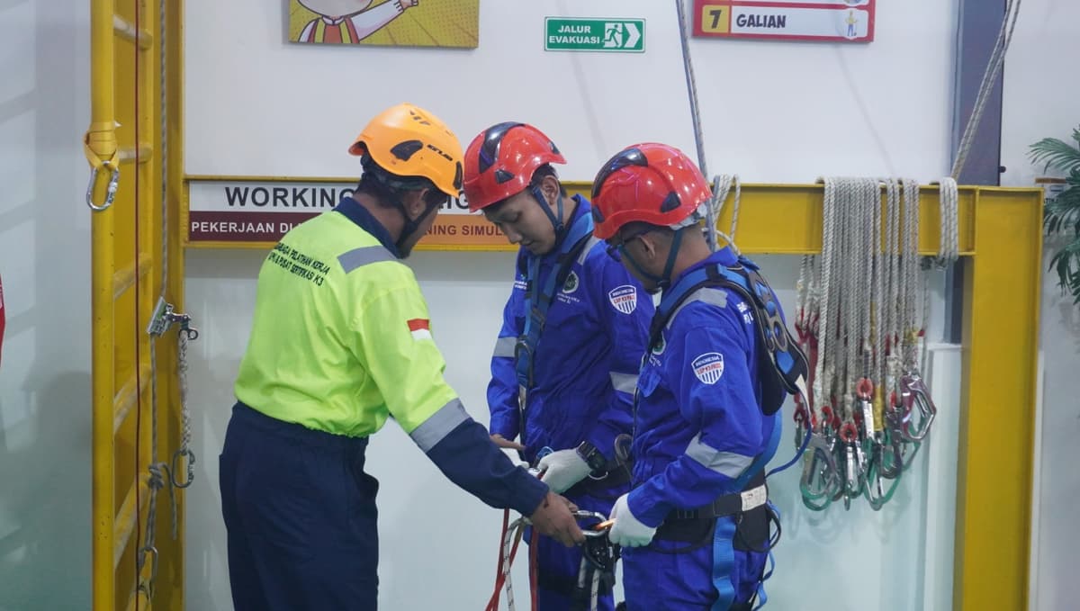 Tenaga Kerja Bangunan Tinggi Tingkat 2 (TKBT) Batch 249