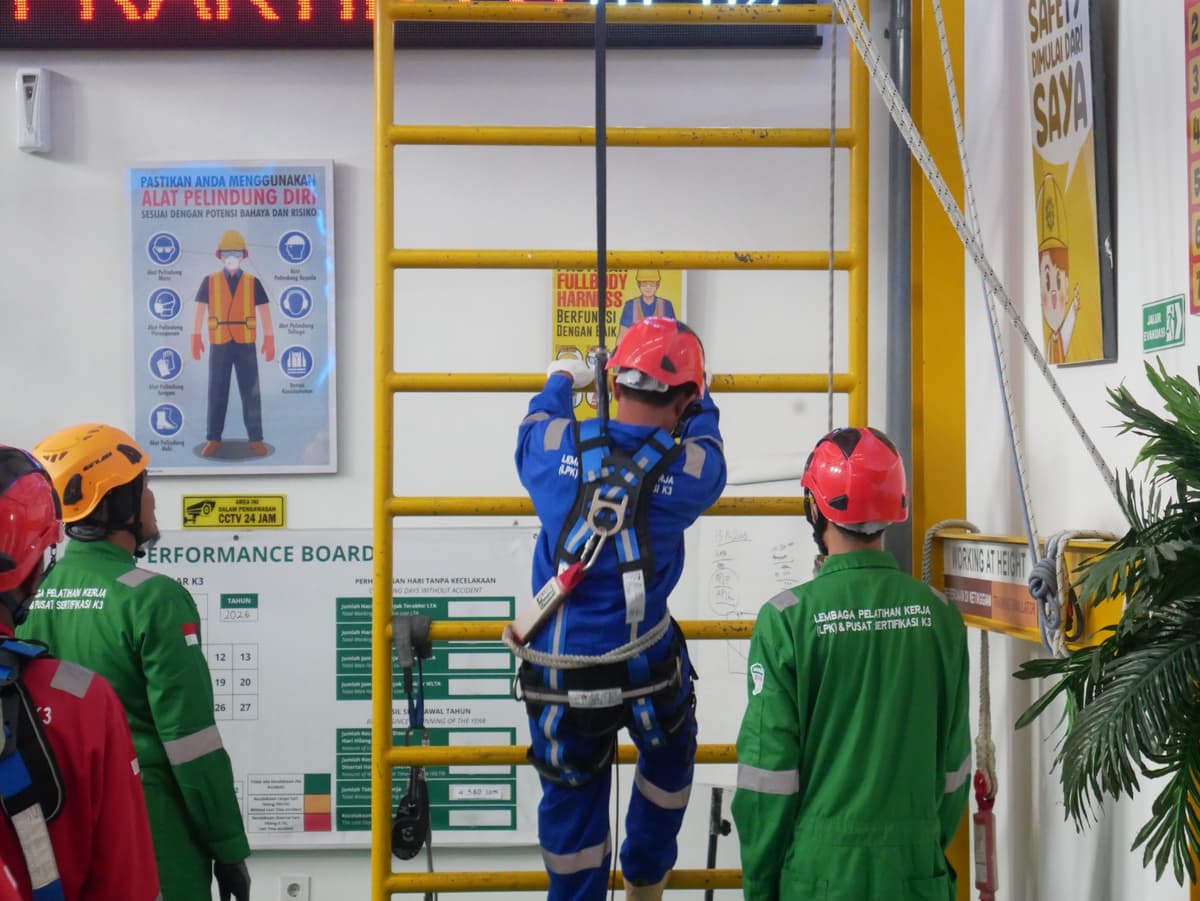 Tenaga Kerja Bangunan Tinggi Tingkat 2 (TKBT) Batch 251
