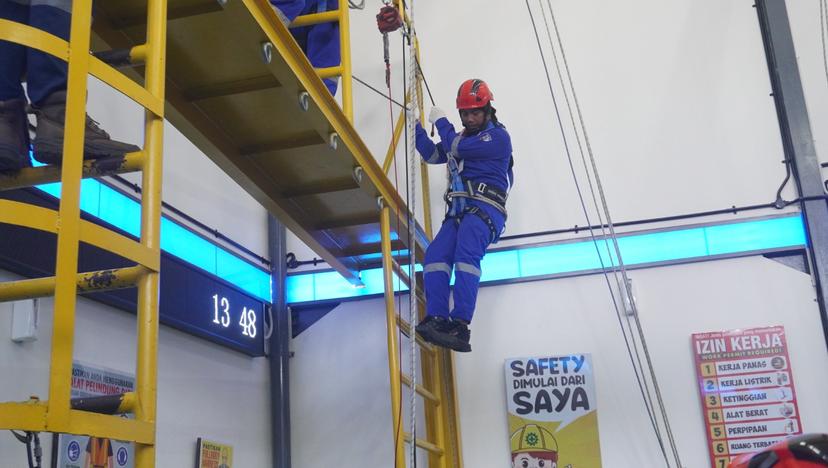 Tenaga Kerja Bangunan Tinggi Tingkat 2 (TKBT) Batch 263