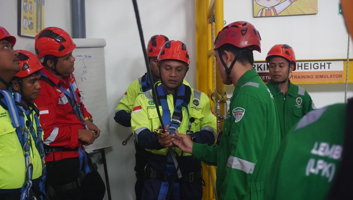 Tenaga Kerja Bangunan Tinggi Tingkat 2 (TKBT) Batch 272