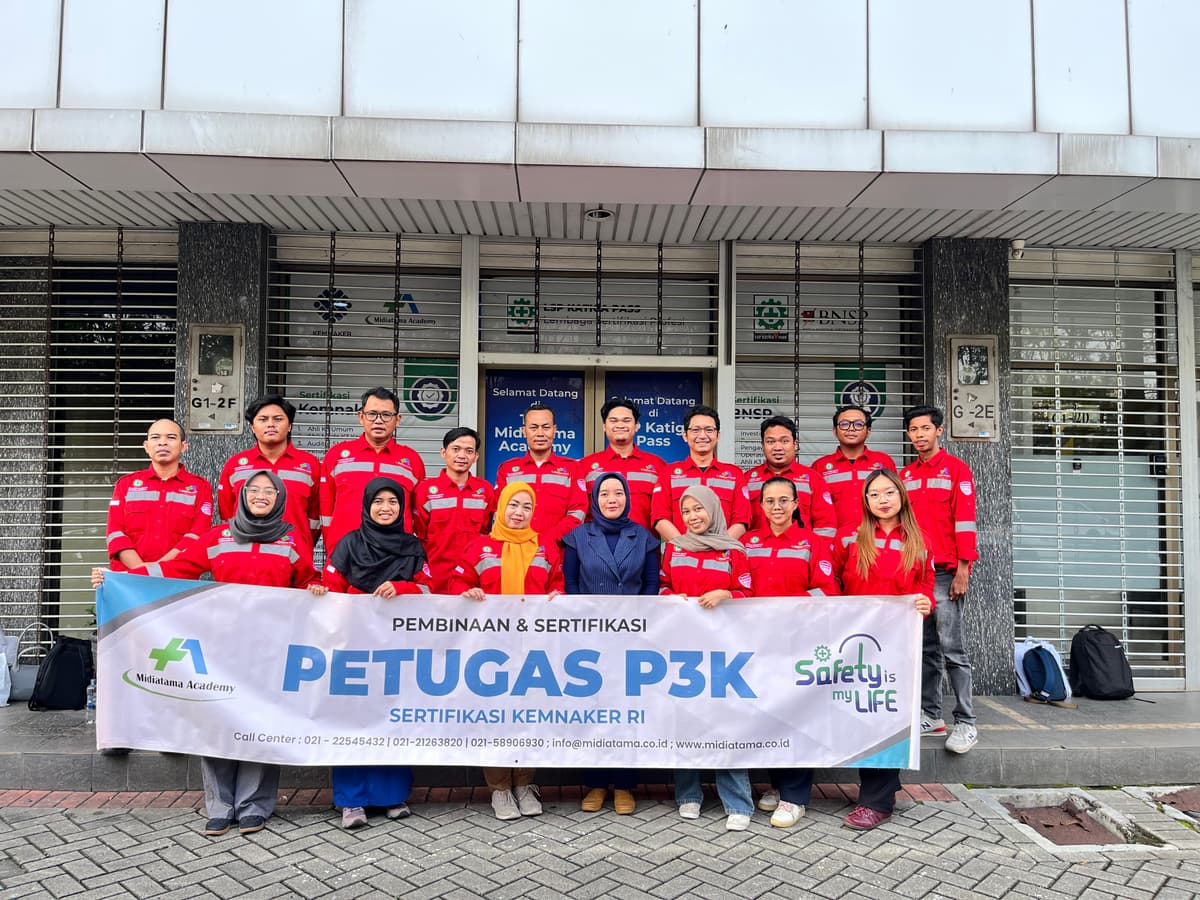 Petugas P3K Batch 194
