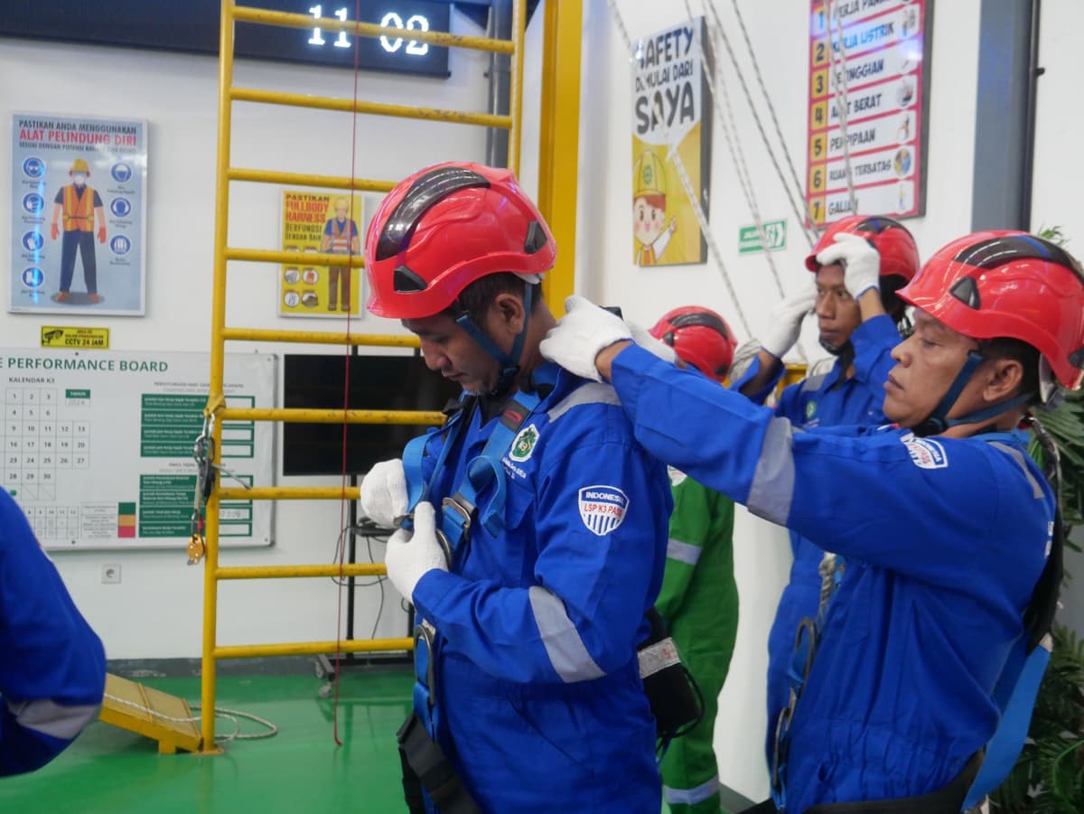 Tenaga Kerja Bangunan Tinggi Tingkat 2 (TKBT2) BNSP Batch 29