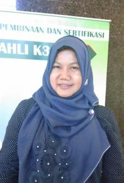 dr. Nur Adhiyah Siregar, MKK