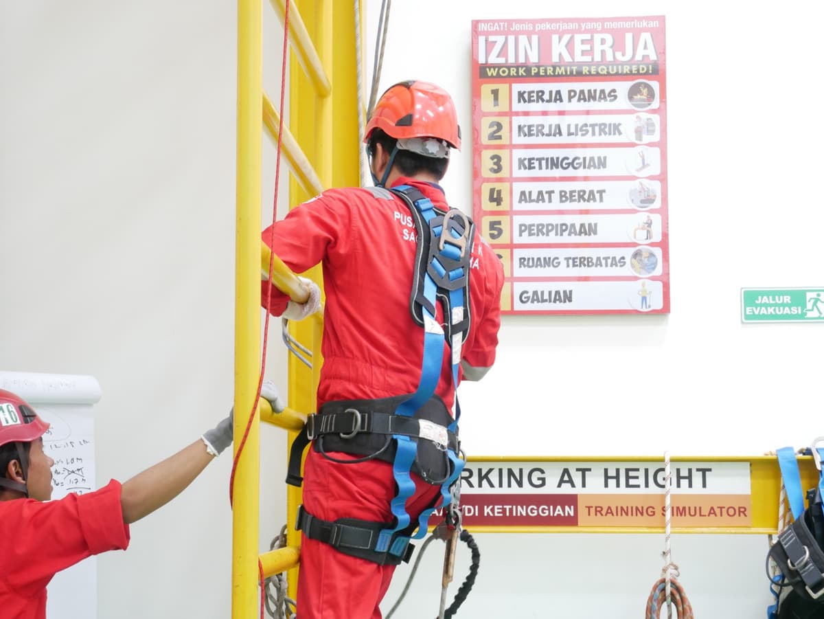 Tenaga Kerja Bangunan Tinggi Tingkat 2 (TKBT) Batch 113