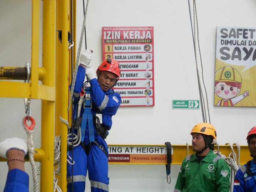 Tenaga Kerja Bangunan Tinggi Tingkat 2 (TKBT) Batch 214