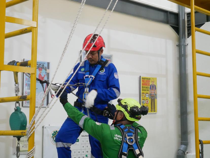 Tenaga Kerja Bangunan Tinggi Tingkat 2 (TKBT) Batch 220