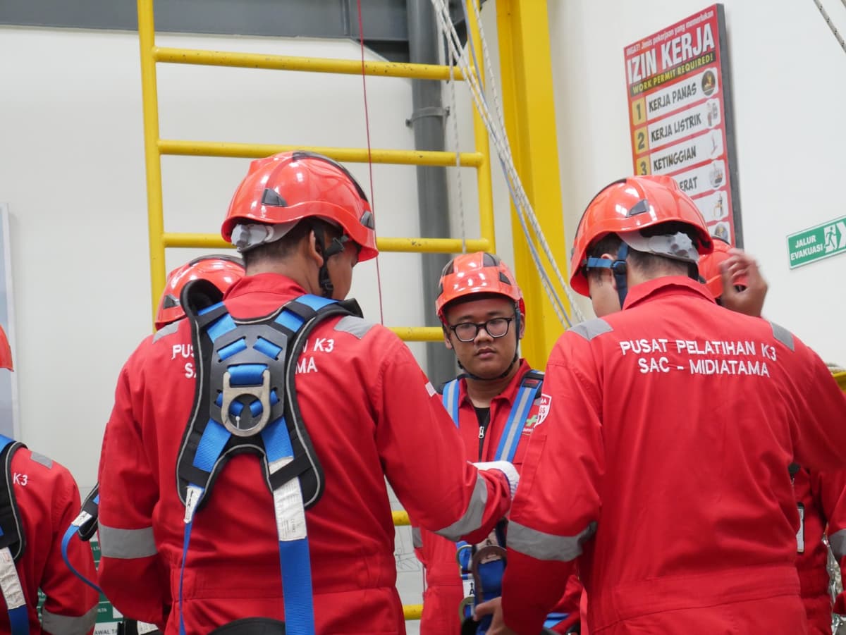 Tenaga Kerja Bangunan Tinggi Tingkat 2 (TKBT) Batch 227