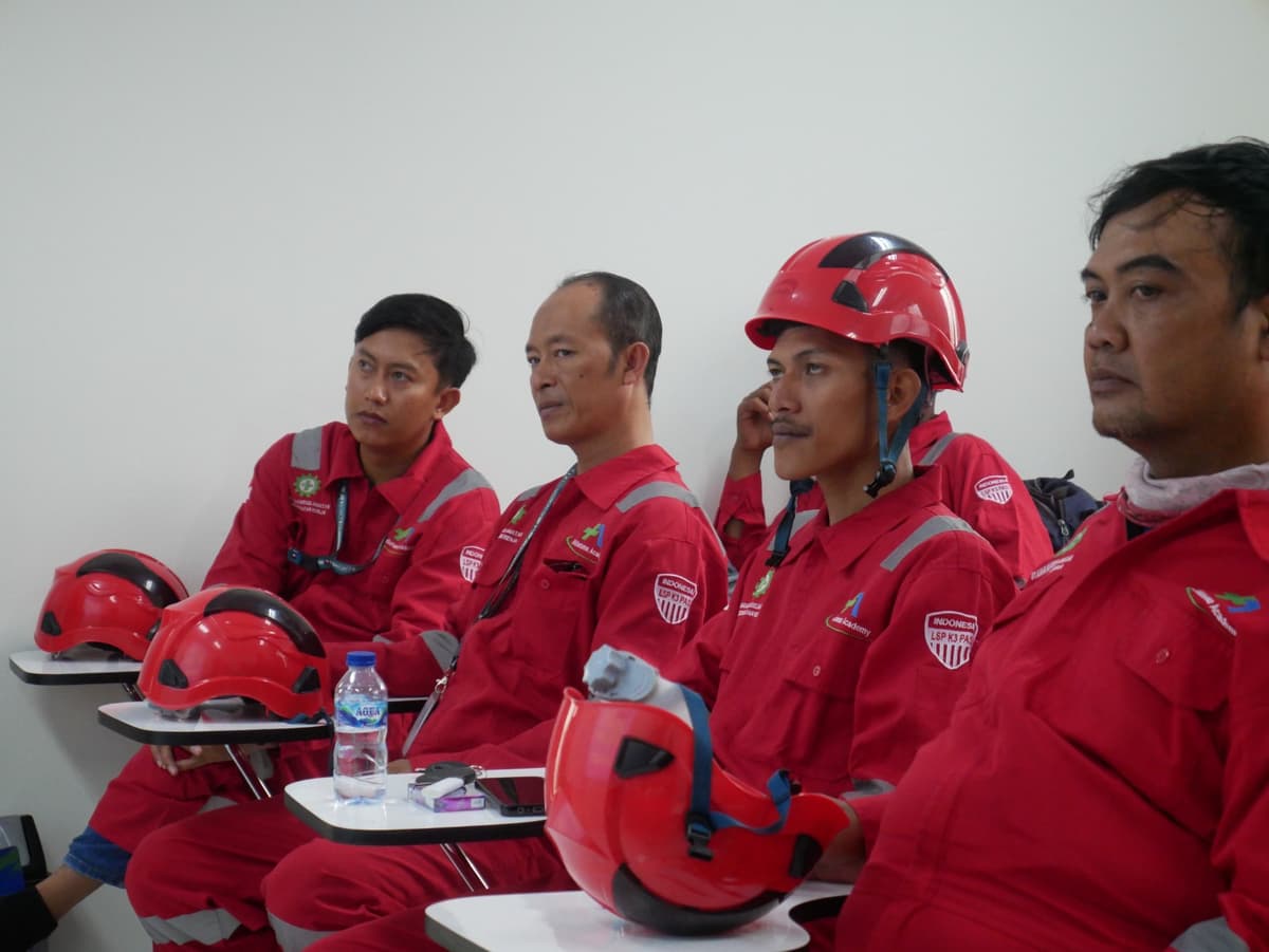 Tenaga Kerja Bangunan Tinggi Tingkat 2 (TKBT) Batch 236