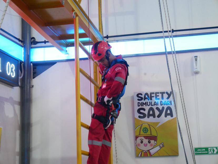 Tenaga Kerja Bangunan Tinggi Tingkat 2 (TKBT) Batch 242