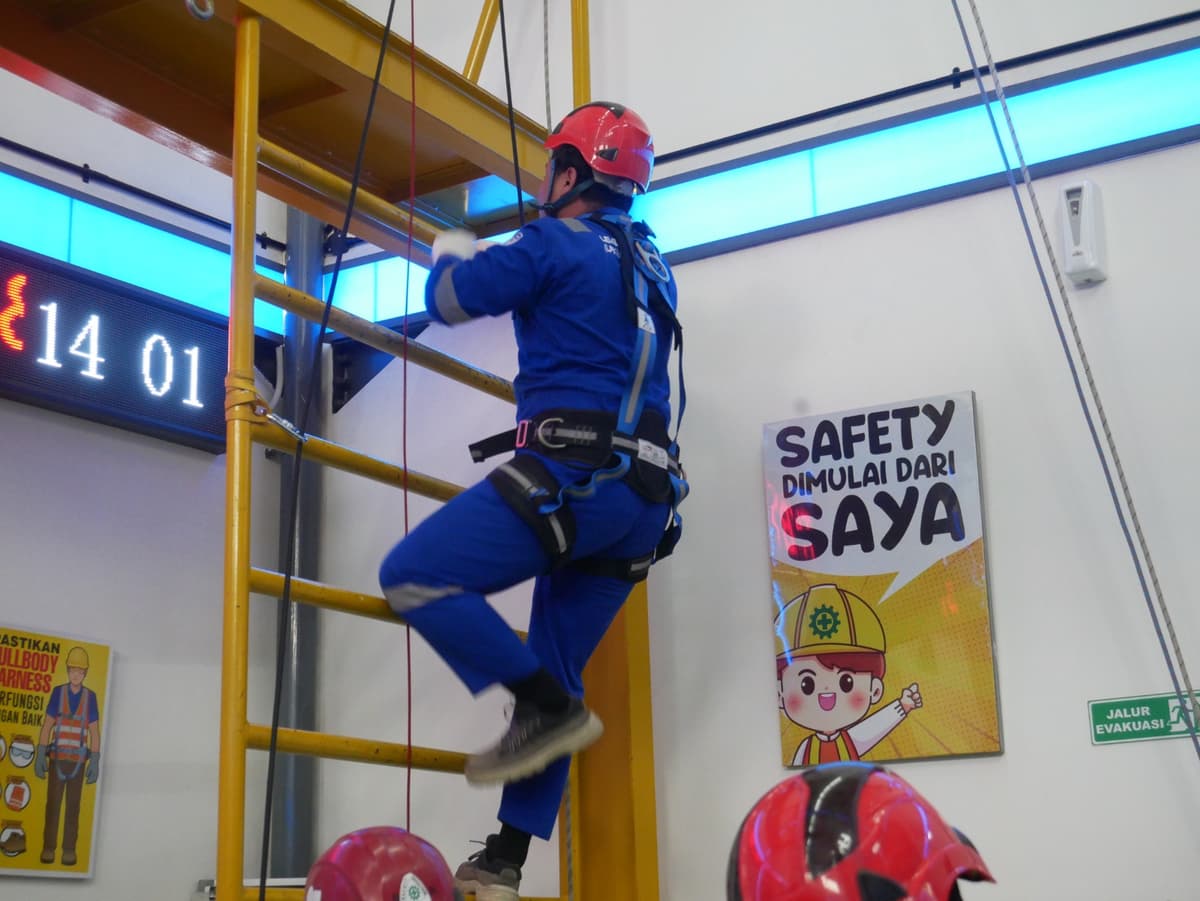 Tenaga Kerja Bangunan Tinggi Tingkat 2 (TKBT) Batch 275