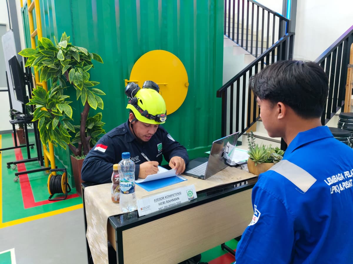 Tenaga Kerja Bangunan Tinggi Tingkat 2 (TKBT2) BNSP Batch 23
