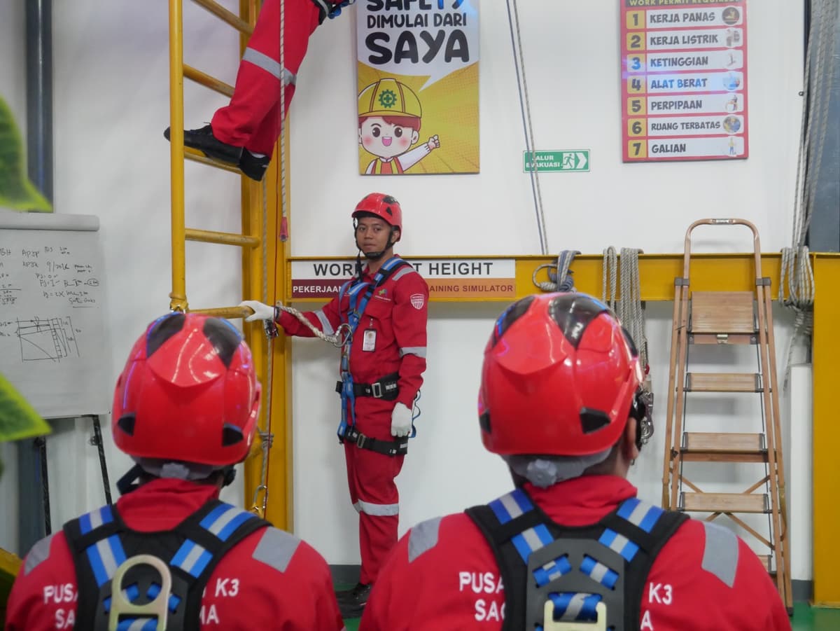 Tenaga Kerja Bangunan Tinggi Tingkat 2 (TKBT) Batch 297