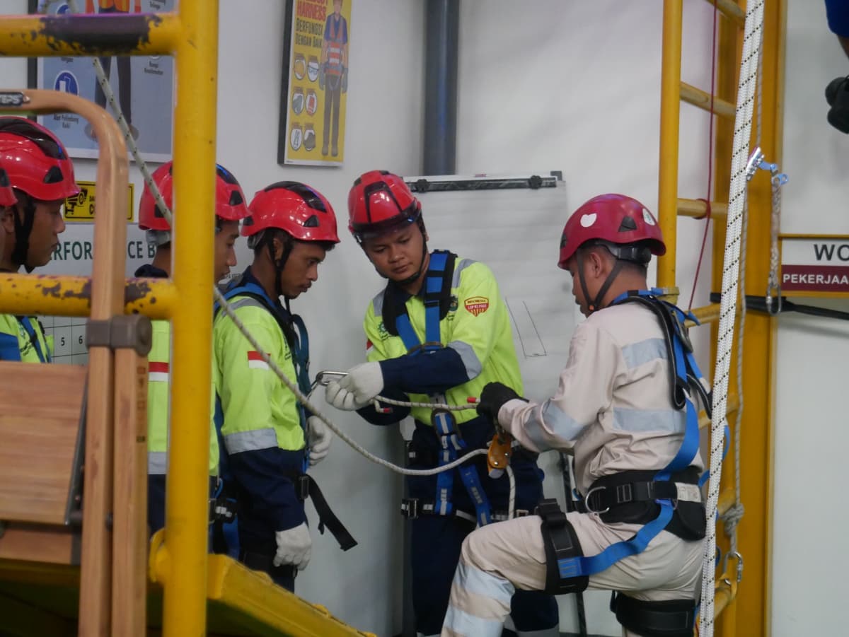 Tenaga Kerja Bangunan Tinggi Tingkat 2 (TKBT) Batch 306