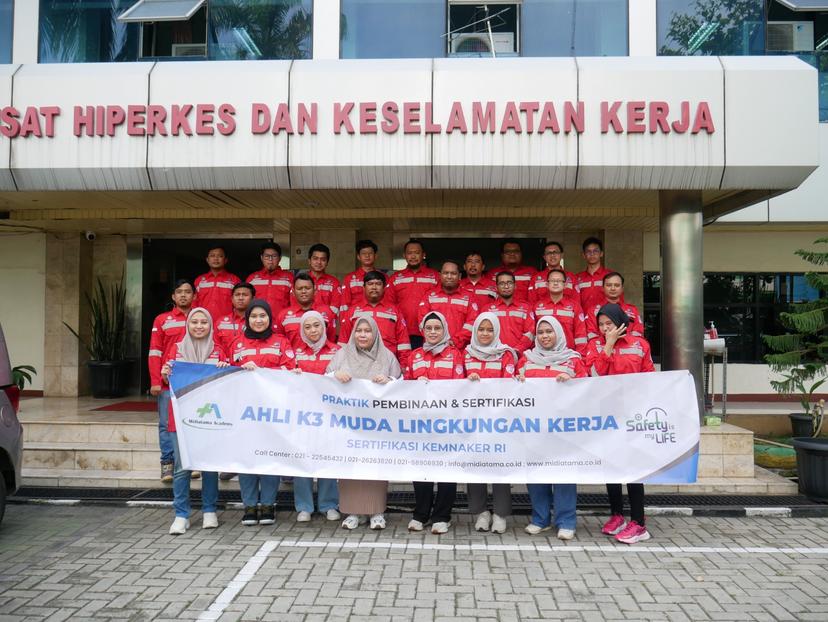Ahli K3 Muda Lingkungan Kerja Batch 11